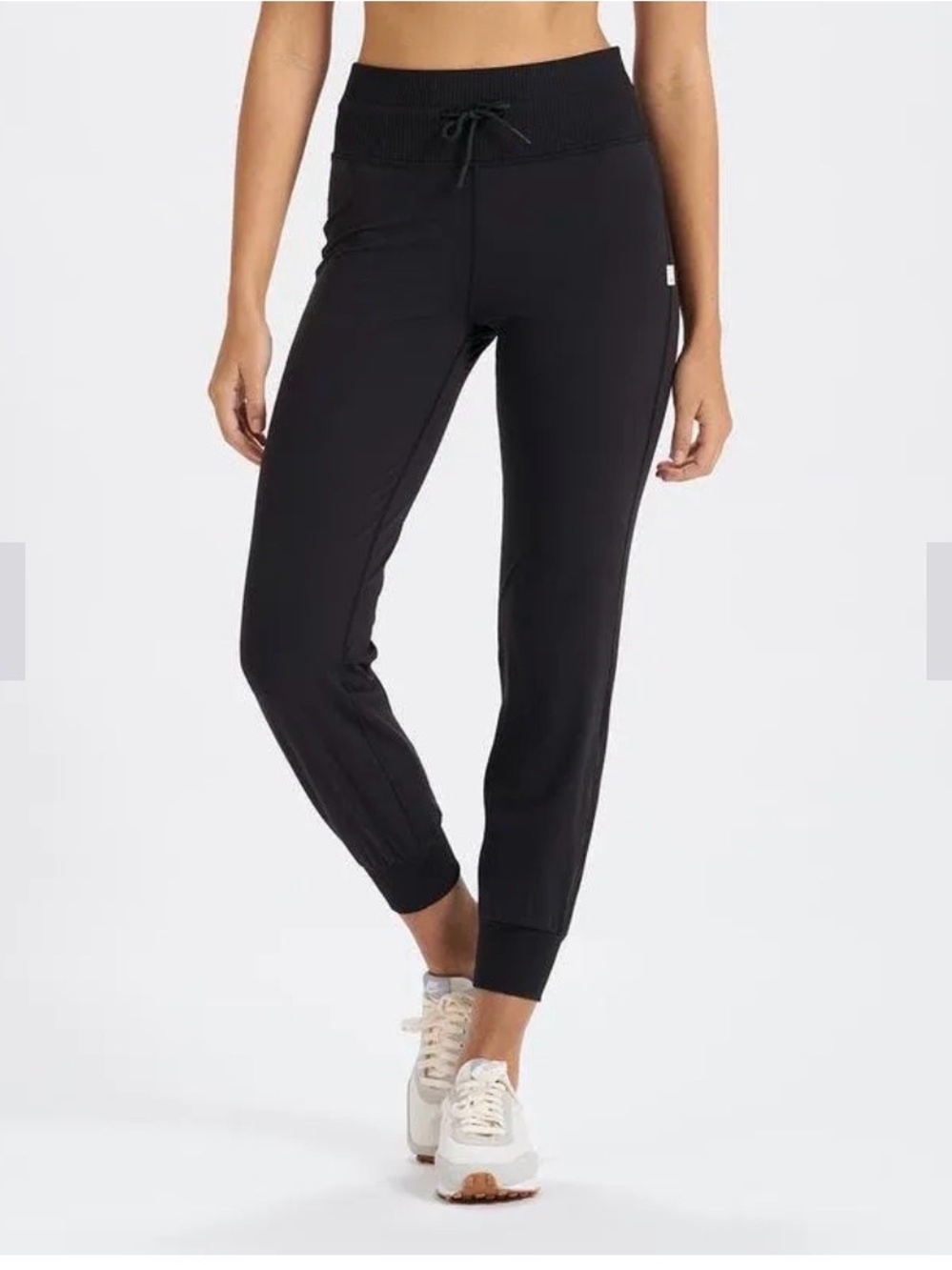 Vuori Women’s Daily Jogger in Black 16” Waist
